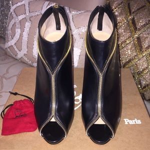 Christian Louboutin Col Zippe bootie
